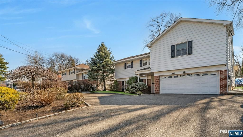 Photo of 460 New Bridge Road, Bergenfield, NJ 07621 (MLS # 26007710)