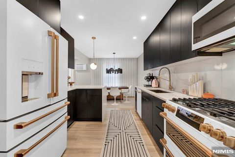 35 Riverview Court 35 Secaucus NJ 07094