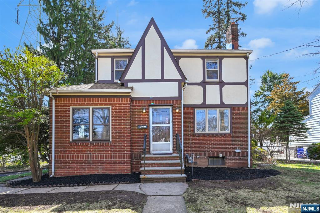 Property for Sale at 241 Passaic Avenue, Bloomfield, New Jersey - Bedrooms: 4 
Bathrooms: 3 
Rooms: 10  - $649,000
