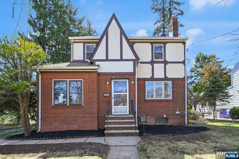 MLS: 25010907