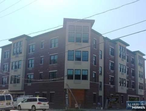 Photo of 230 Walker St #3A, Cliffside Park, NJ 07010 (MLS # 26036781)