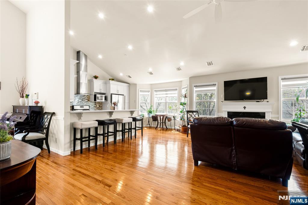 569 Coventry Drive 5070