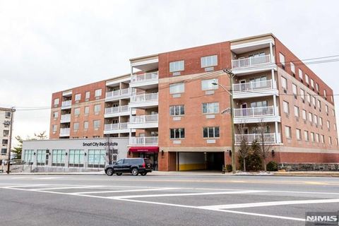 Photo of 411 E Brinkerhoff Ave #109, Palisades Park, NJ 07650 (MLS # 25042763)