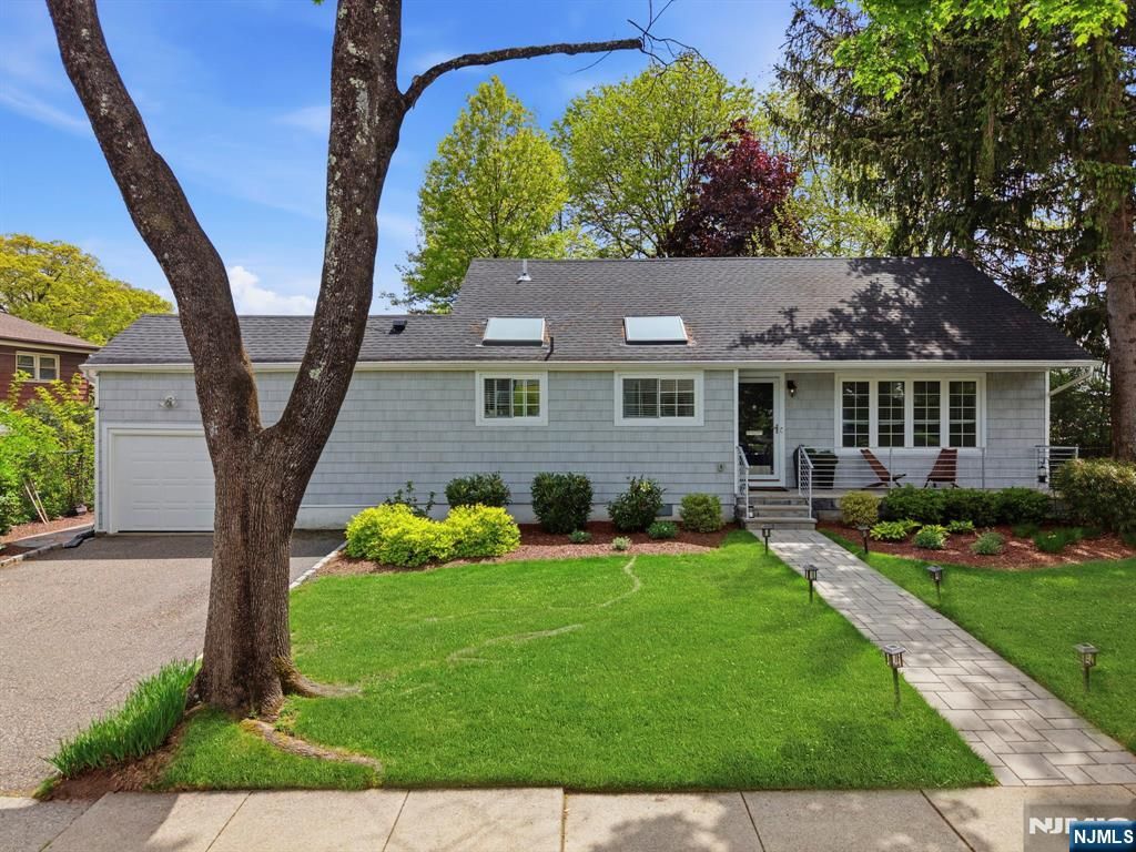 Photo of 11 Homewood Way, Montclair, NJ 07042 (MLS # 26016343)
