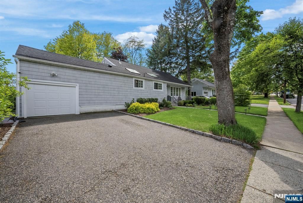Photo of 11 Homewood Way, Montclair, NJ 07042 (MLS # 26016343)
