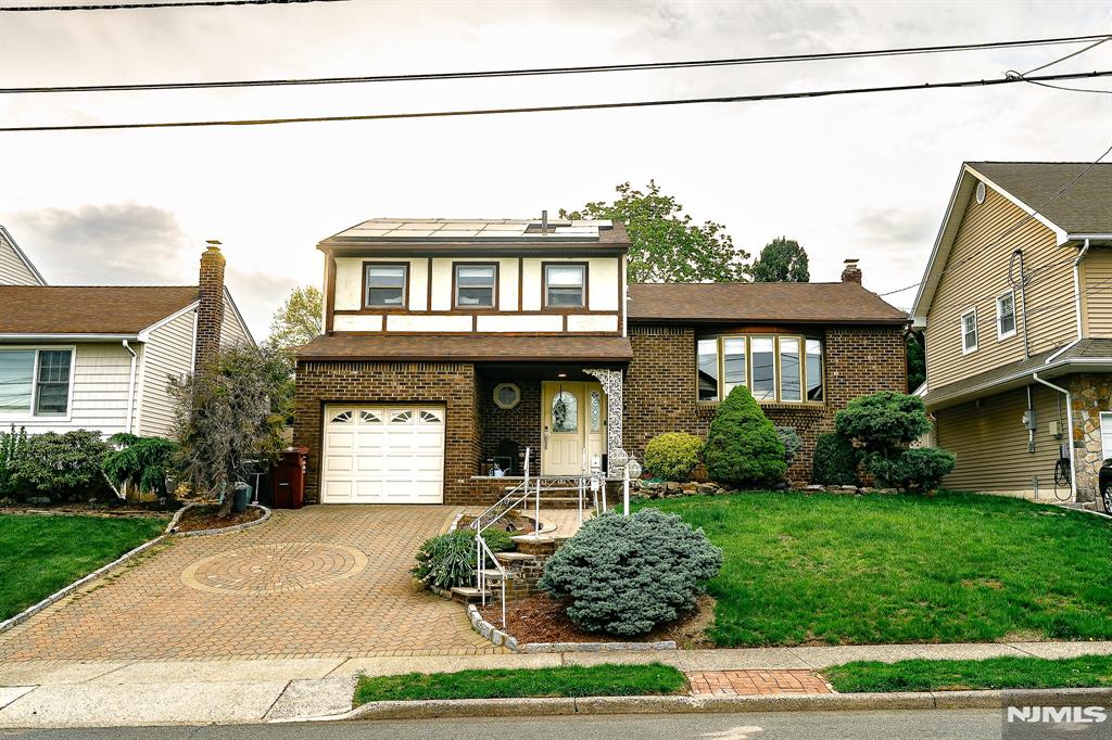 Property for Sale at 29 Hickory Road, Nutley, New Jersey - Bedrooms: 3 
Bathrooms: 2 
Rooms: 8  - $659,900
