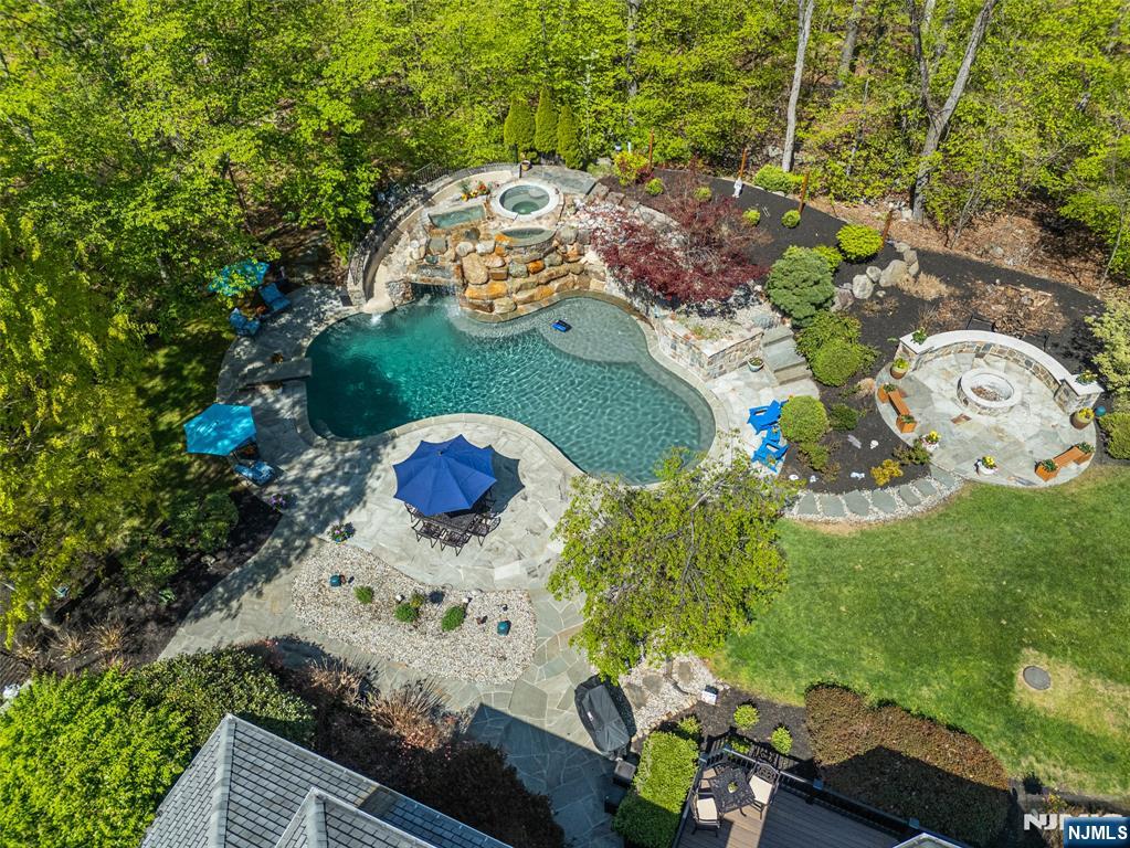 5 Julia Court