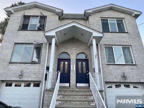 Photo of 2425 1st St, Fort Lee, NJ 07024 (MLS # 26037509)