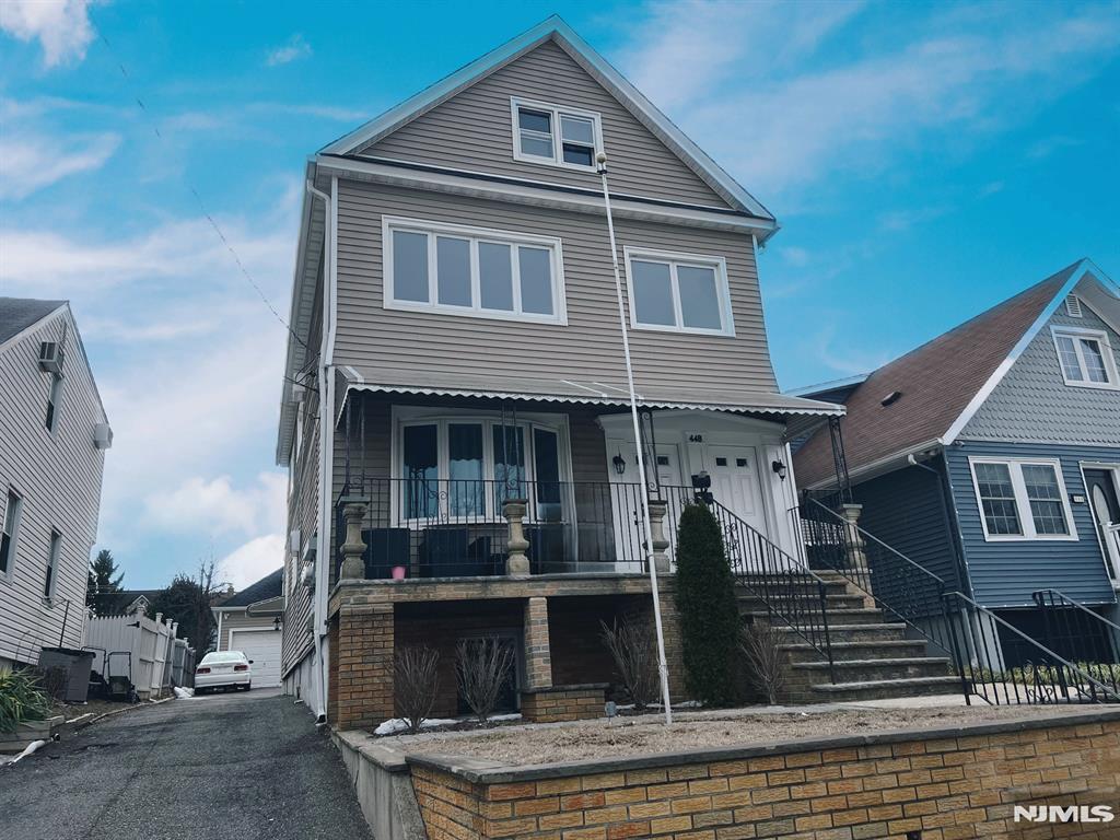 Rental Property at 448 Forest Ave 2, Lyndhurst, New Jersey - Bedrooms: 4 
Bathrooms: 2 
Rooms: 9  - $3,350 MO.