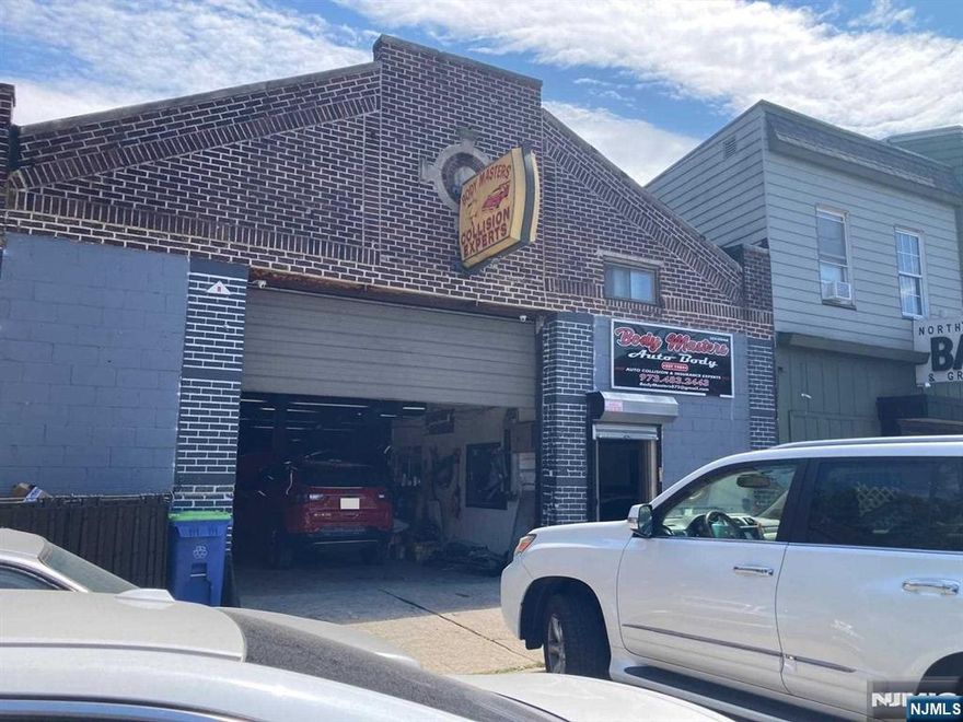 Building for lease approx 4500sqft. Presently used as Auto body Collission. Will be delivered vacant. Triple Net Lease. The facility includes an office, two baths, and a garage bay with radiant heat. Option to buy building for $1,200,000