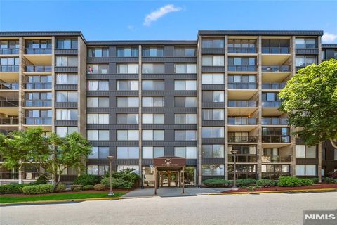 9060 Palisade 612 North Bergen NJ 07047