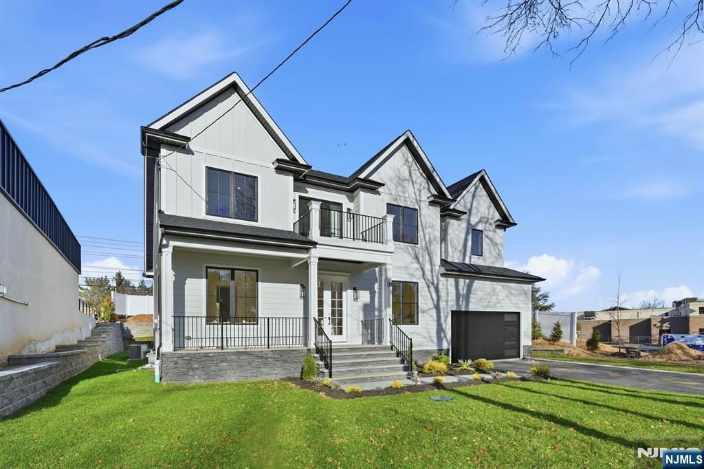 Photo of 30 Grand Terrace, Livingston, NJ 07039 (MLS # 25043835)