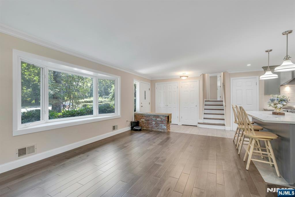 Cedar Grove, New Jersey 07009, United States, 5 Bedrooms Bedrooms, ,3 BathroomsBathrooms,Residential,Active,191119