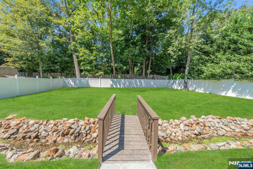 Cedar Grove, New Jersey 07009, United States, 5 Bedrooms Bedrooms, ,3 BathroomsBathrooms,Residential,Active,191119