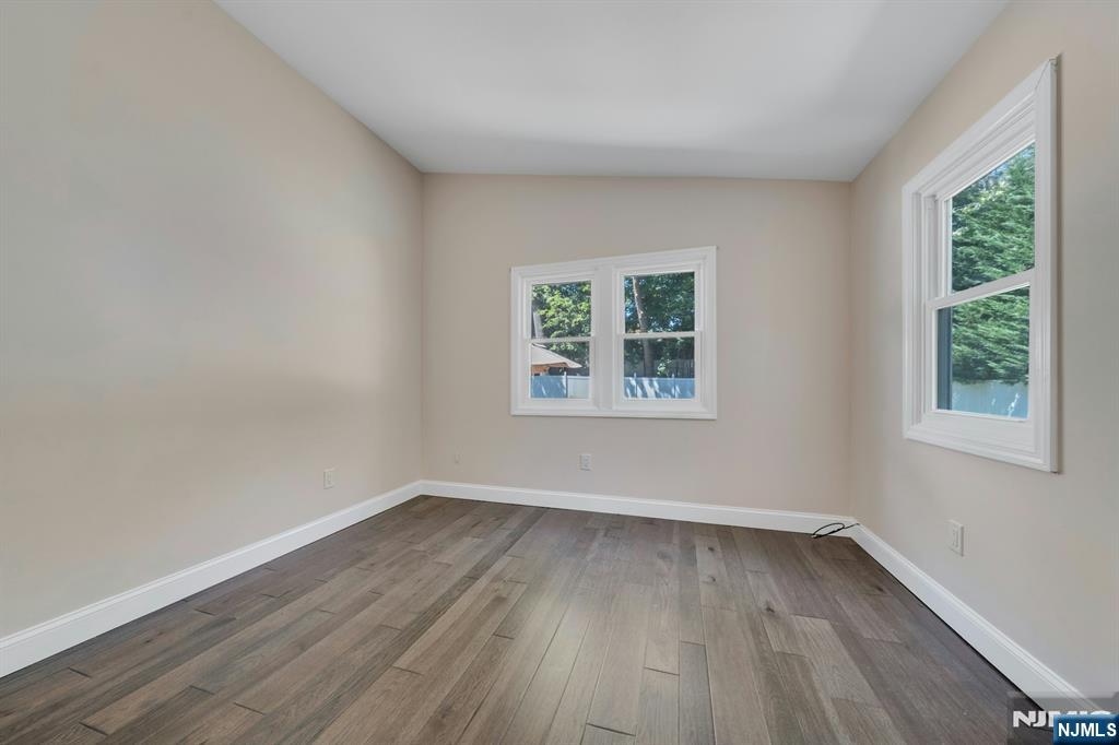 Cedar Grove, New Jersey 07009, United States, 5 Bedrooms Bedrooms, ,3 BathroomsBathrooms,Residential,Active,191119