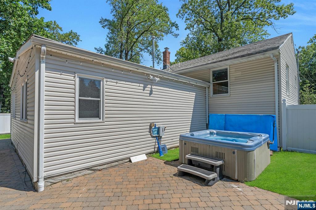 Cedar Grove, New Jersey 07009, United States, 5 Bedrooms Bedrooms, ,3 BathroomsBathrooms,Residential,Active,191119