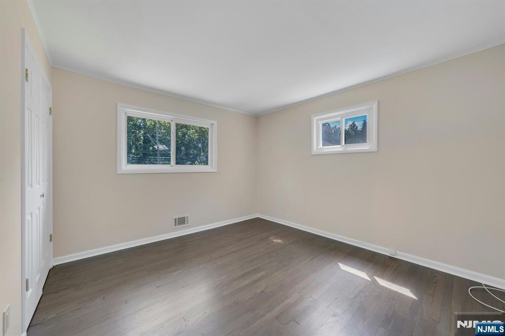 Cedar Grove, New Jersey 07009, United States, 5 Bedrooms Bedrooms, ,3 BathroomsBathrooms,Residential,Active,191119