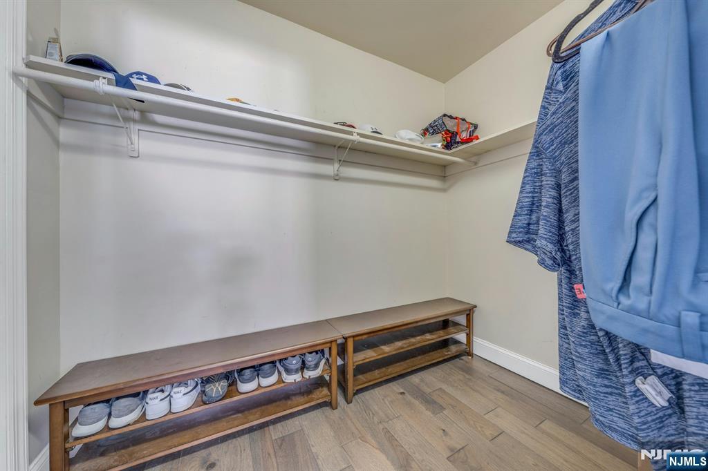 Cedar Grove, New Jersey 07009, United States, 5 Bedrooms Bedrooms, ,3 BathroomsBathrooms,Residential,Active,191119