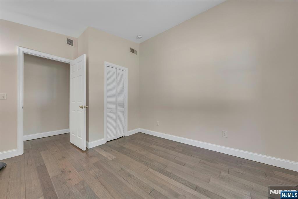 Cedar Grove, New Jersey 07009, United States, 5 Bedrooms Bedrooms, ,3 BathroomsBathrooms,Residential,Active,191119