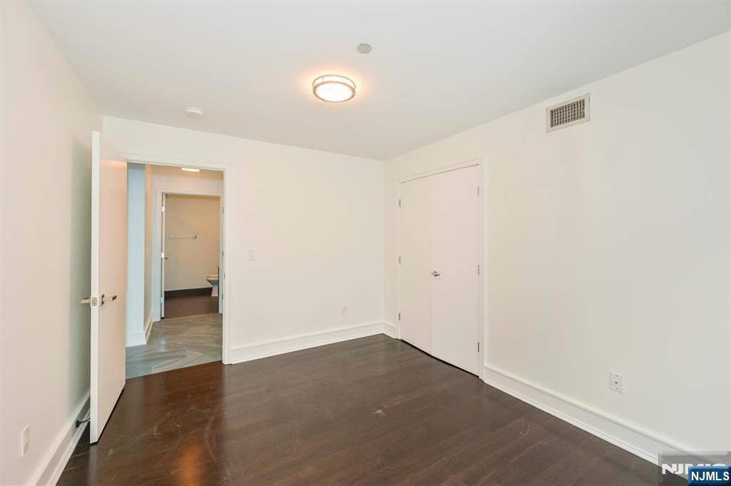310 Cliff Lane C002D