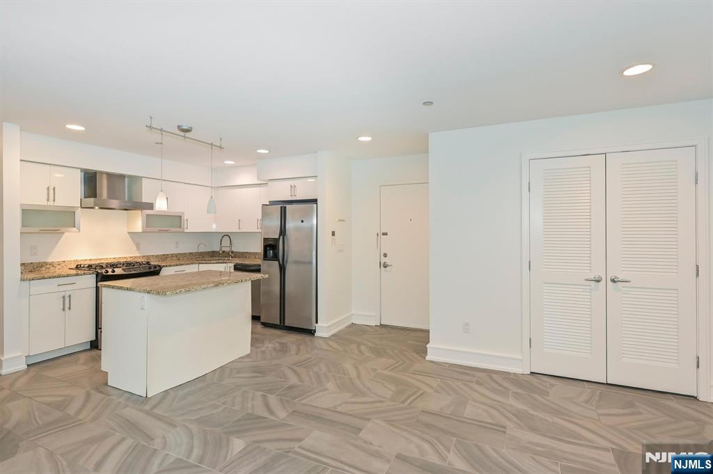 310 Cliff Lane C002D
