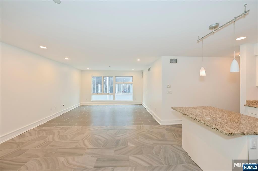 310 Cliff Lane C002D