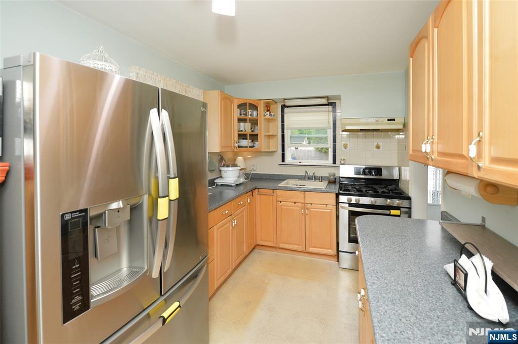 11-01 1st Street