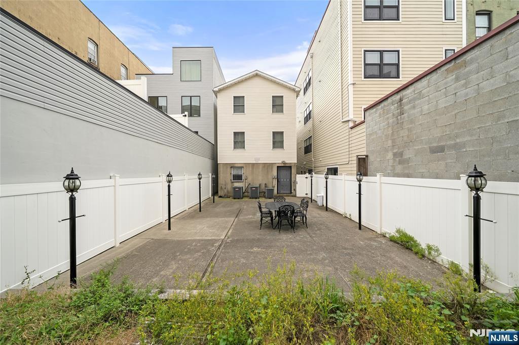 38 Vroom Street