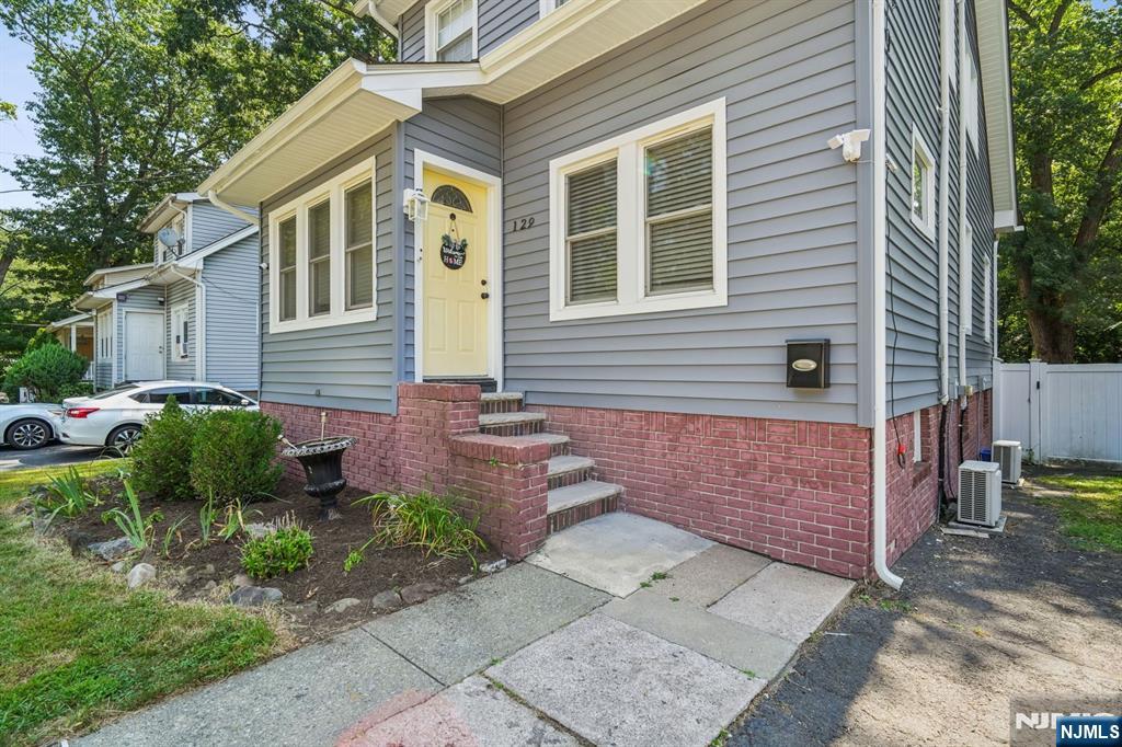 129 Lake Street