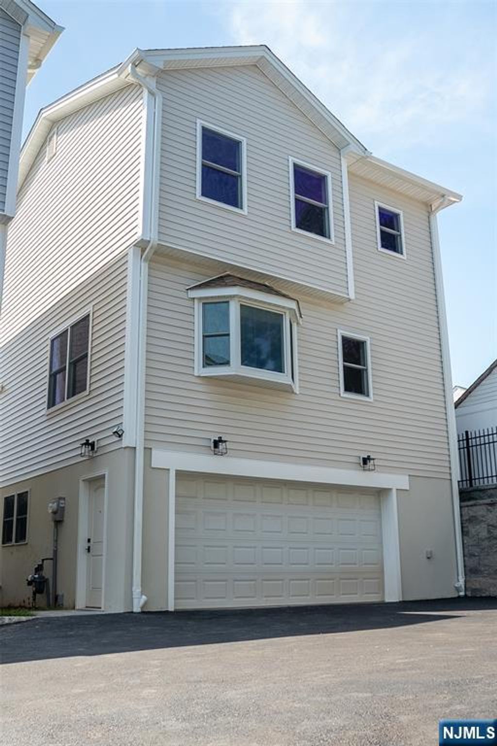 Photo of 182 E 25th Street, Paterson, NJ 07514 (MLS # 25035994)