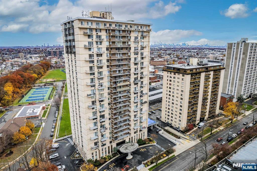 Rental Property at 160 Overlook Ave 17D, Hackensack, New Jersey - Bedrooms: 1 
Bathrooms: 1 
Rooms: 3  - $2,500 MO.