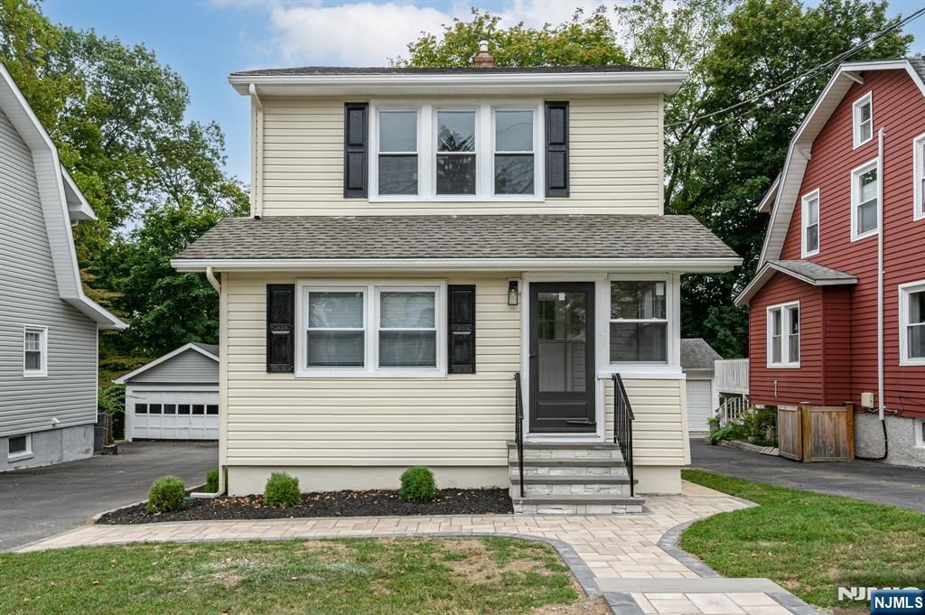 Photo of 58 Yantecaw Avenue, Bloomfield, NJ 07003 (MLS # 25034172)