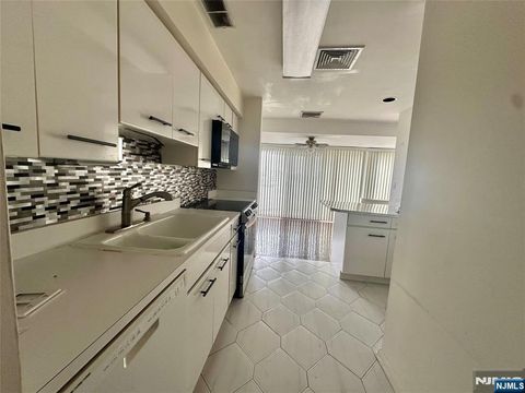Photo of 364 Palisade AVE #2E, Cliffside Park, NJ 07010 (MLS # 26025137)