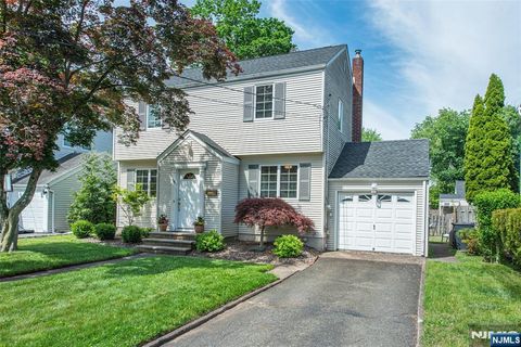 Photo of 56 Lunn Avenue, Bergenfield, NJ 07621 (MLS # 26019546)