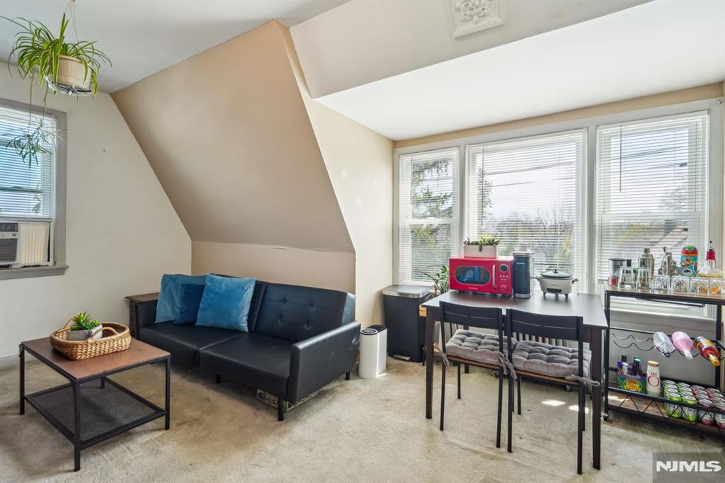 197 Montgomery Street 3