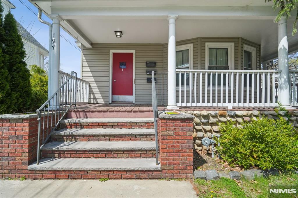 Rental Property at 197 Montgomery 3, Bloomfield, New Jersey - Bedrooms: 1 
Bathrooms: 1 
Rooms: 3  - $1,475 MO.