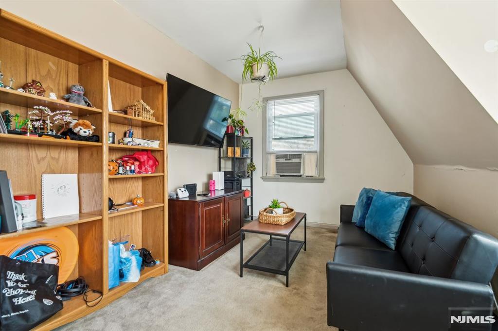 197 Montgomery Street 3