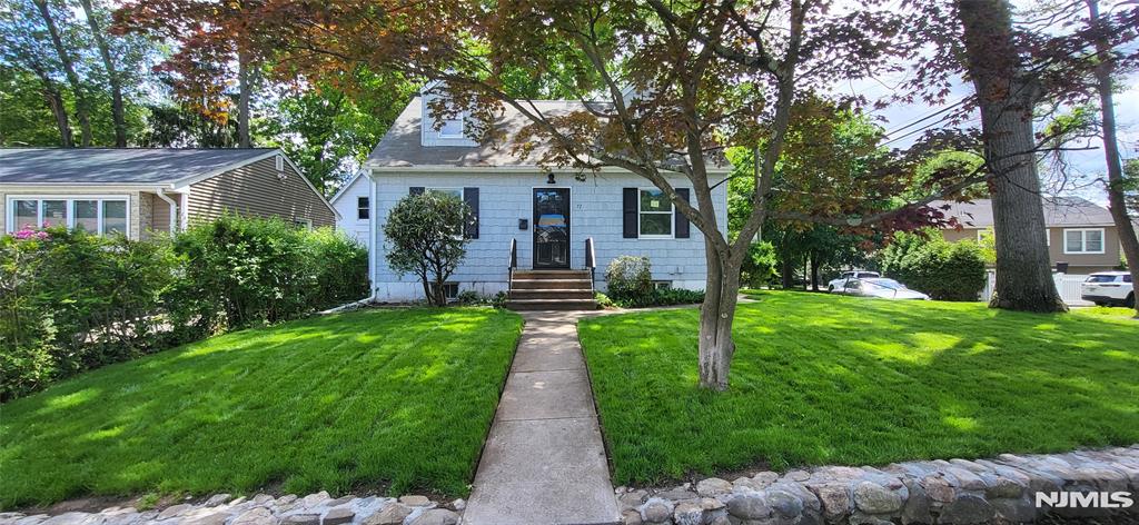 Rental Property at 72 Ridgewald Ave, Waldwick, New Jersey - Bedrooms: 3 
Bathrooms: 2 
Rooms: 6  - $4,000 MO.