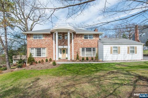 5 Robin Hill Road North Caldwell NJ 07006