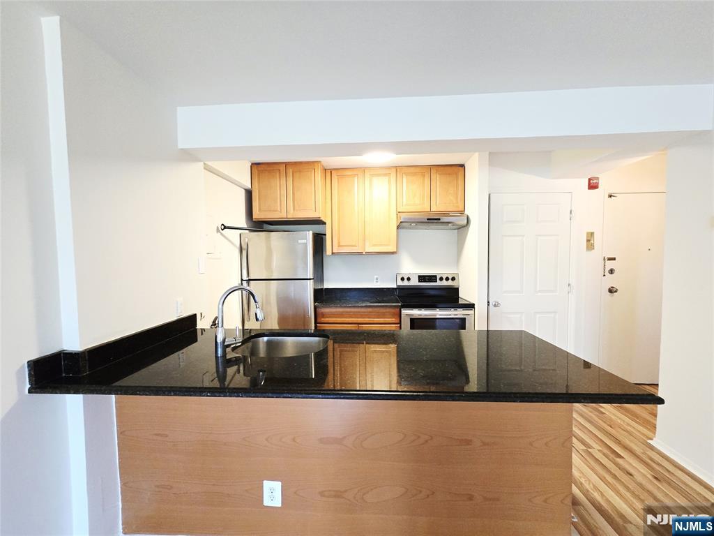 333 Grand Avenue 3J