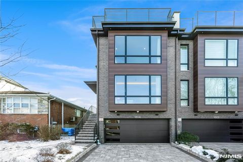 Photo of 1514 11th Street, Fort Lee, NJ 07024 (MLS # 26002863)