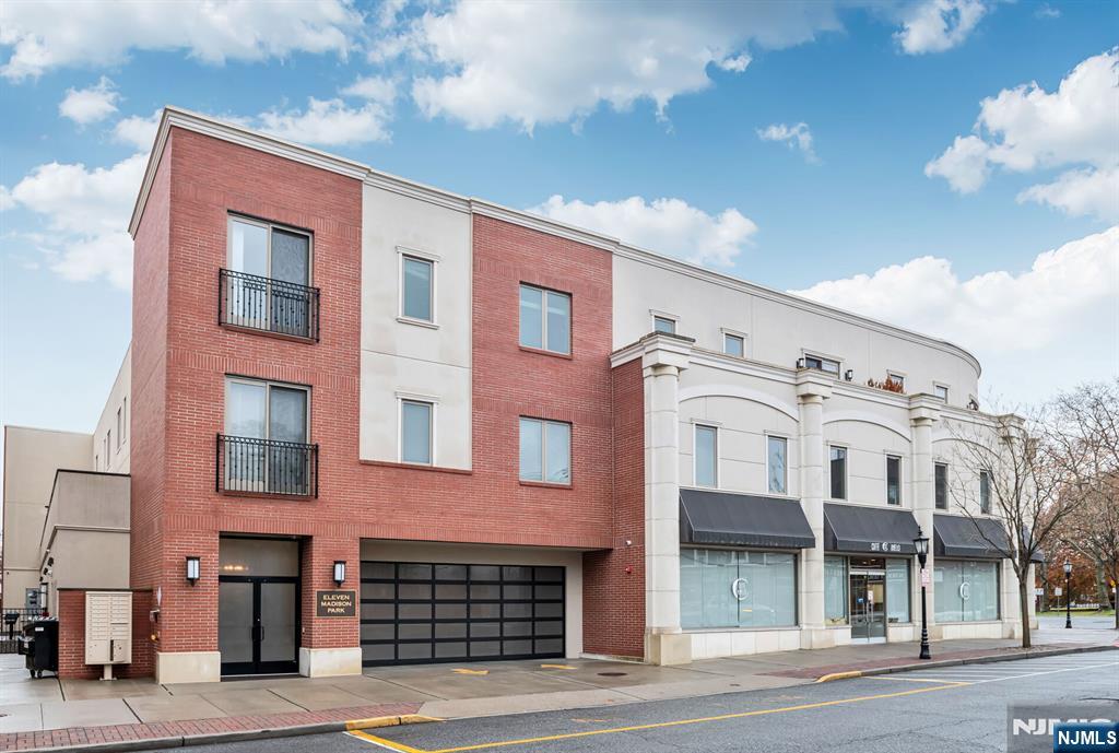 11 Madison Ave 206, Westwood, New Jersey - 1 Bedrooms  
1 Bathrooms  
3 Rooms - 