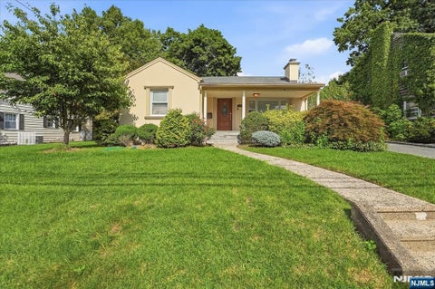 Photo of 327 Kenneth Ave, Fair Lawn, NJ 07410 (MLS # 26032053)