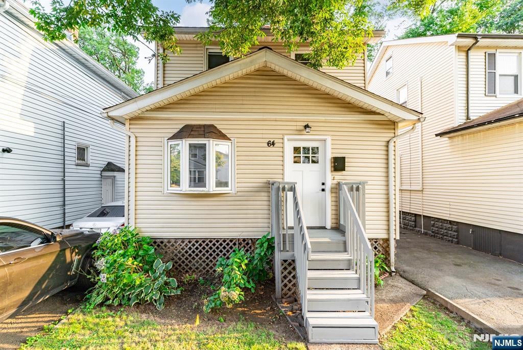 64 E Almira Street