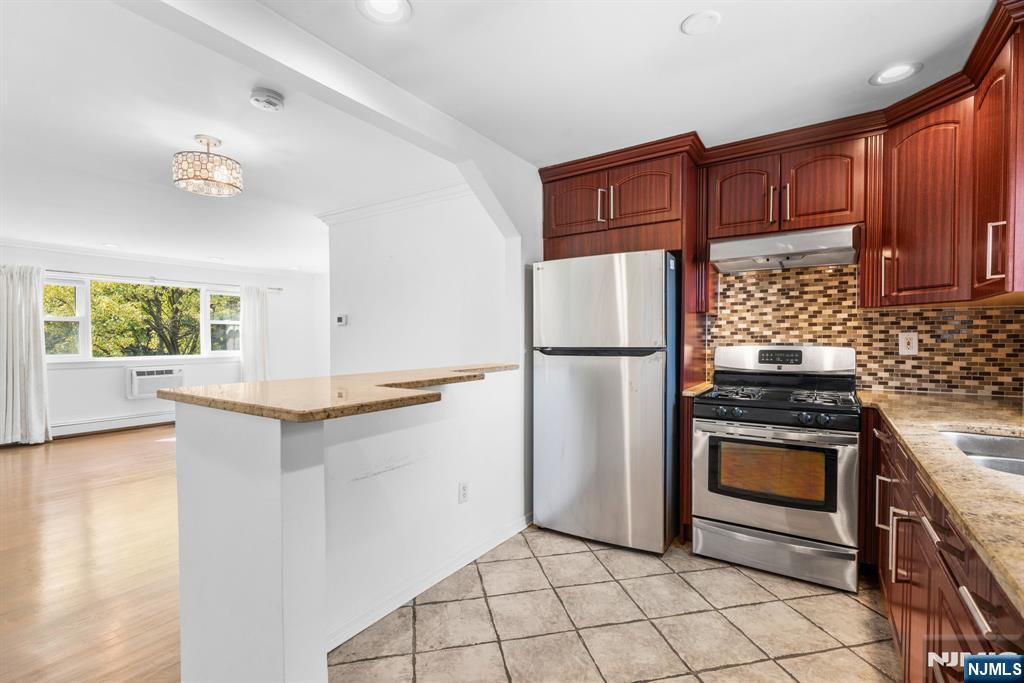 Homes for Sale in Northern NJ | ThisIsRiverEdge.com 39-07 Dobrin Court 3907B
