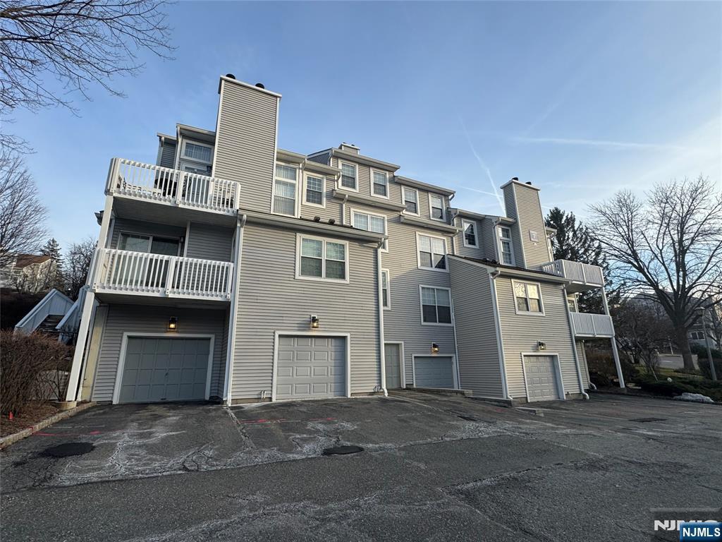 Rental Property at 1 Hedgerow Dr, Englewood, New Jersey - Bedrooms: 2 
Bathrooms: 2 
Rooms: 5  - $3,500 MO.