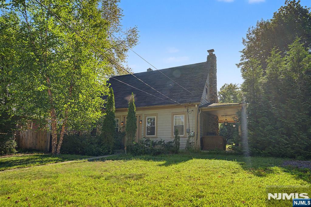 32 Oak Street
