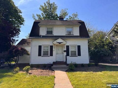 Photo of 352 Durie Ave, Closter, NJ 07624 (MLS # 26011353)