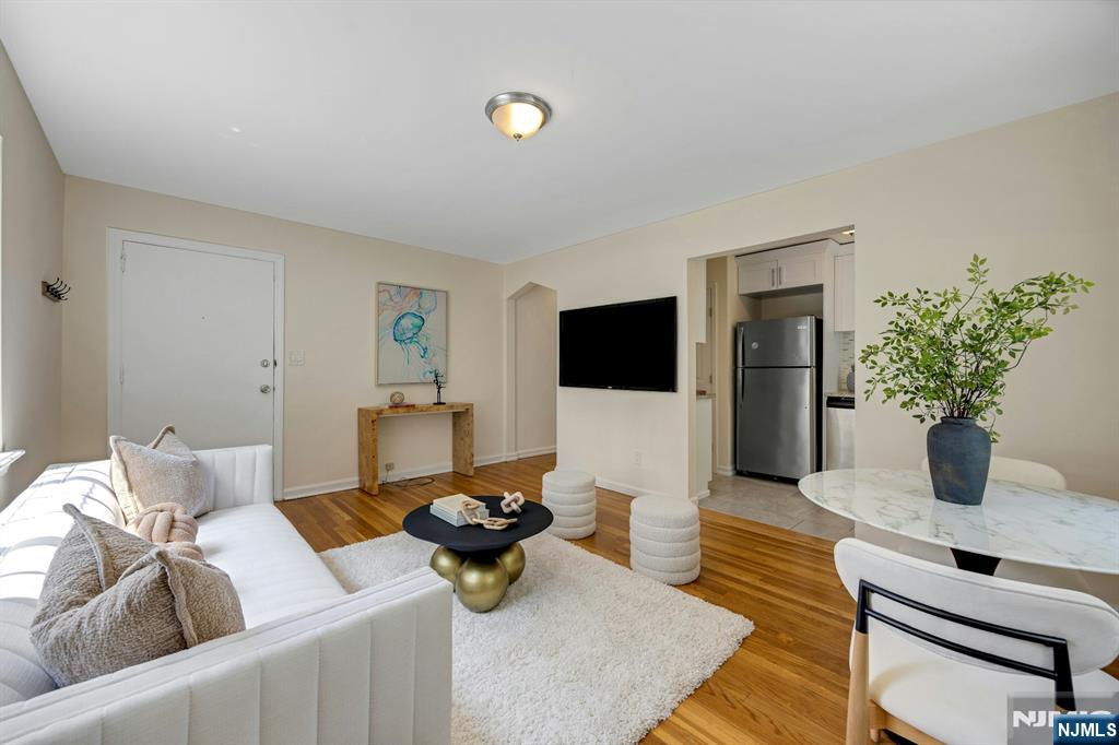 99 Tracey Place 3