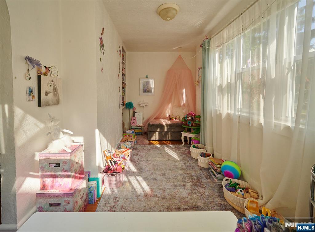 274 W Englewood Avenue